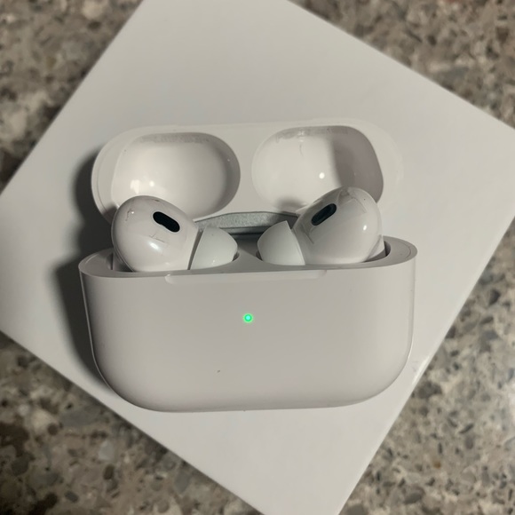 Apple AirPods Pro 2nd Generation with MagSafe Wireless Charging Case - White - Picture 2 of 4